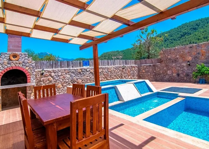 Secluded Private Pool&jacuzzi In Kayaköy,